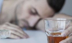 Что такое алкогольный гепатит и как его лечить?